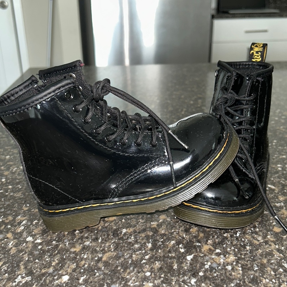 Dr. Martens | US 10 Girls (kids)